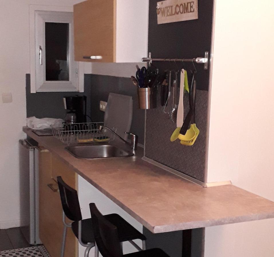 F2 50m De La Avec Parking Prive Apartment *